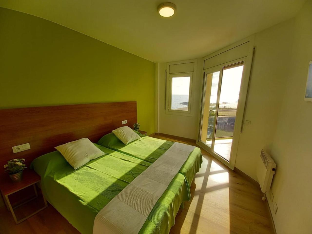 Apartamentos Bon Repos Санта Сузана Екстериор снимка