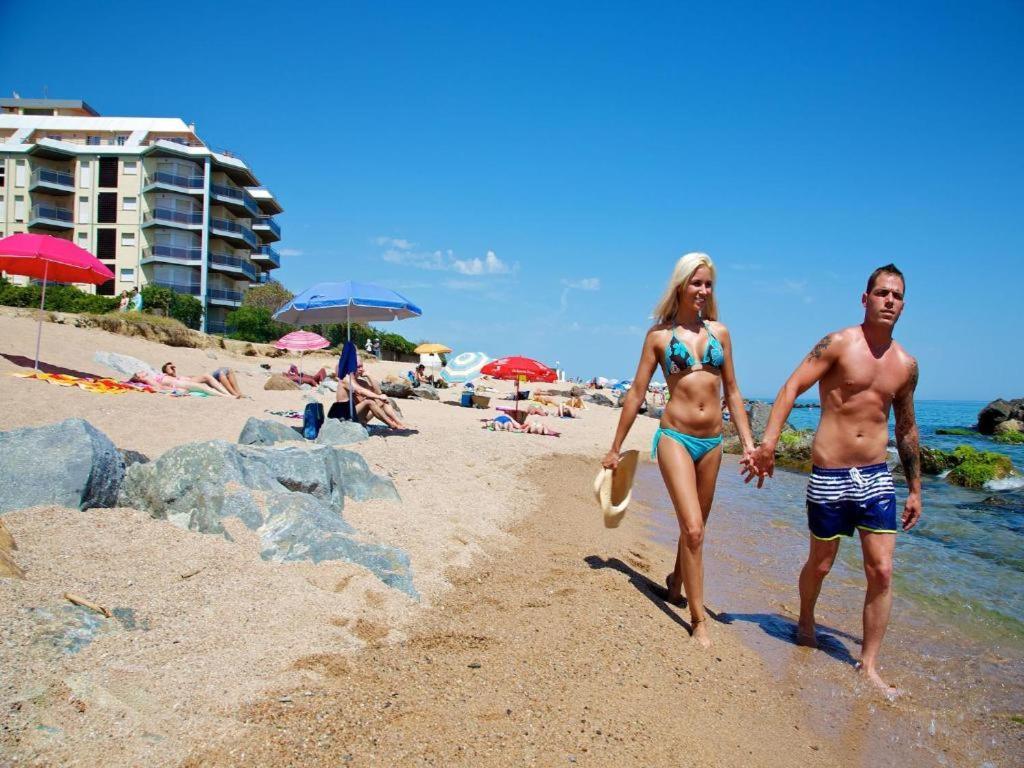 Apartamentos Bon Repos Санта Сузана Екстериор снимка