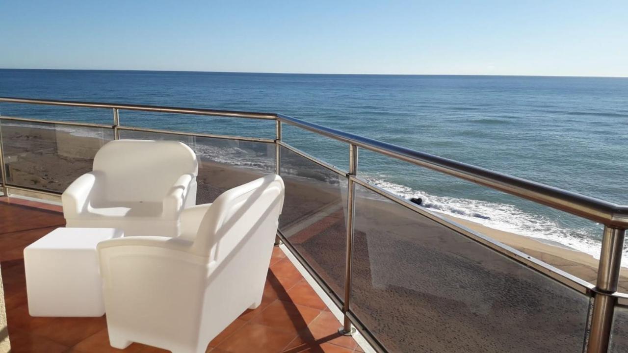 Apartamentos Bon Repos Санта Сузана Екстериор снимка