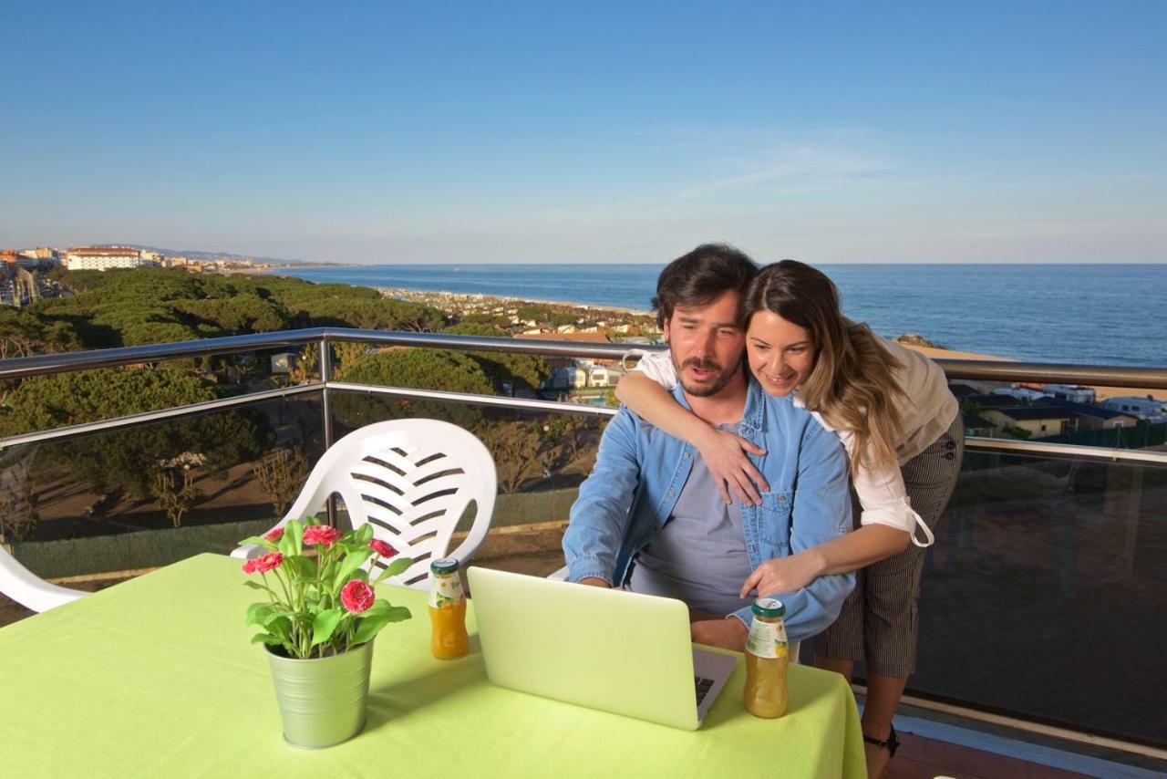 Apartamentos Bon Repos Санта Сузана Екстериор снимка